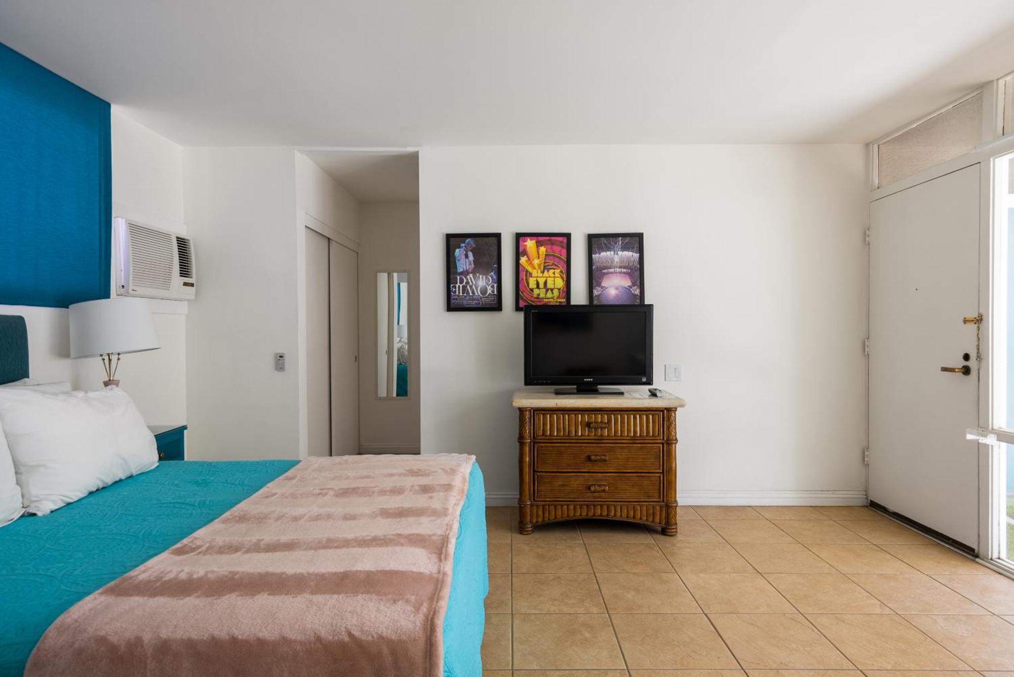 Monkey Tree Hotel By Avantstay Stylish Hotel In Palm Springs W Pool Exterior photo
