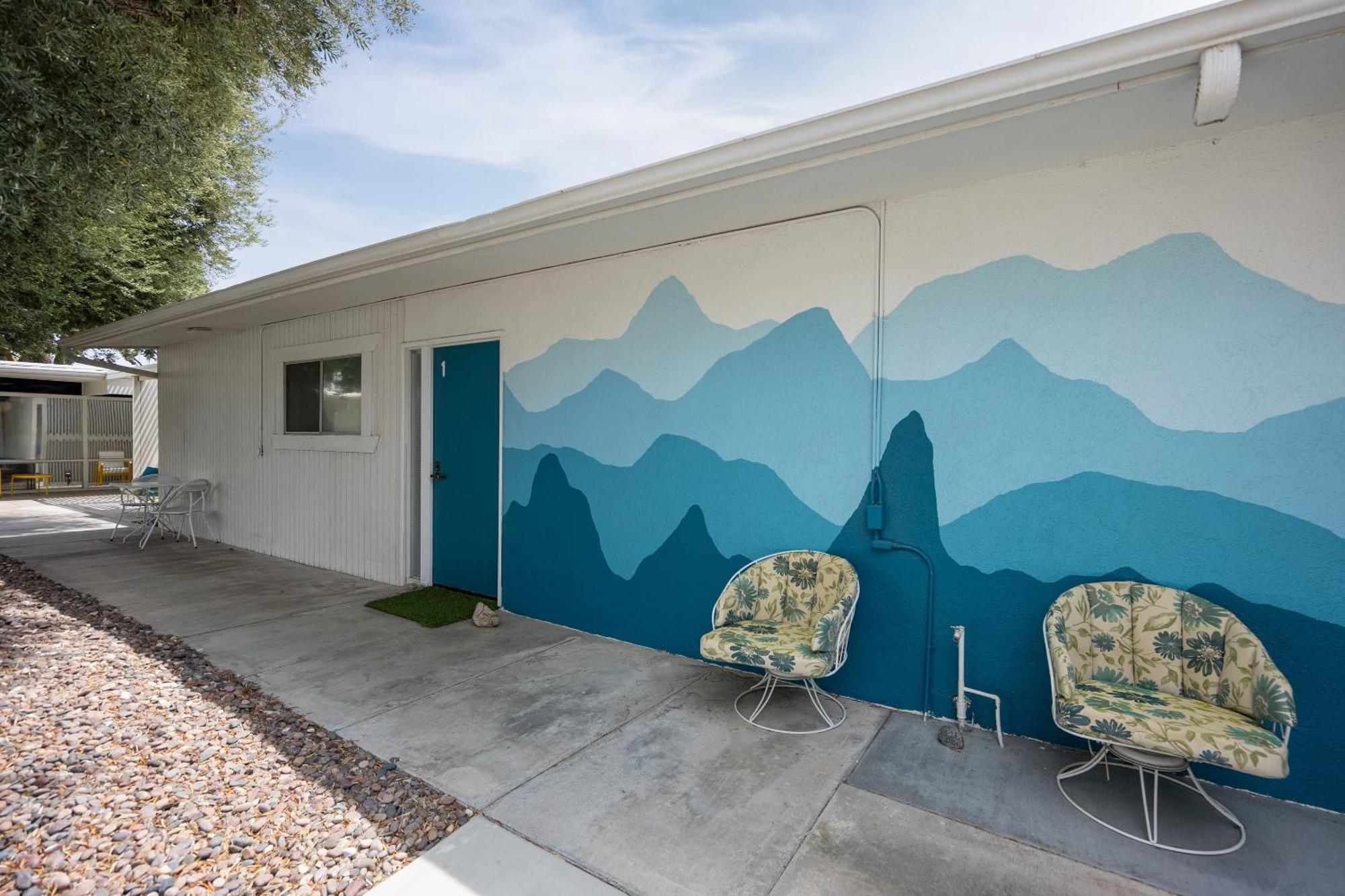 Monkey Tree Hotel By Avantstay Stylish Hotel In Palm Springs W Pool Exterior photo