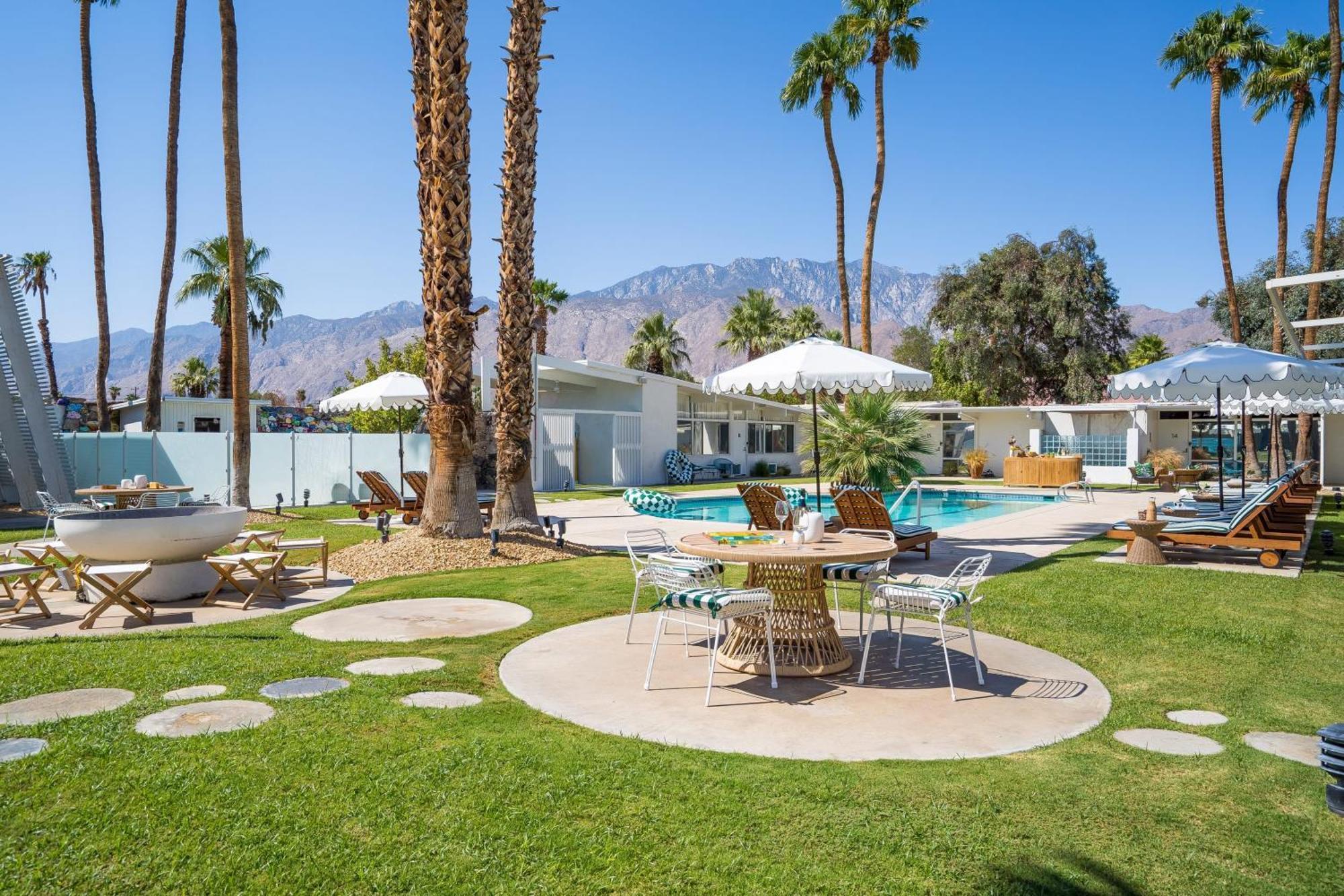 Monkey Tree Hotel By Avantstay Stylish Hotel In Palm Springs W Pool Exterior photo